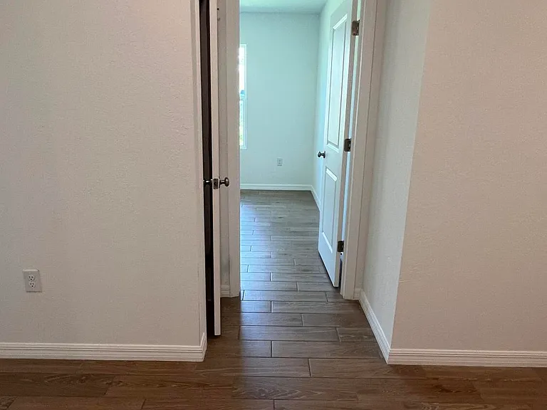 1782 SW Bayshore Blvd — Photo 11