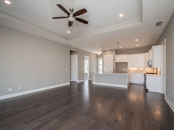 2nd image of 6063 Aspen Dr