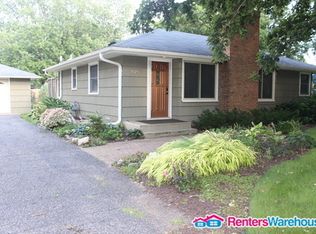 3623 Leroy St, Deephaven, MN 55391