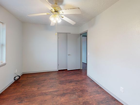 5th image of 917 Dove St