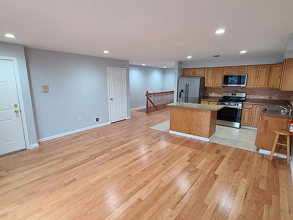 3rd image of 5206 Cottage Ave #1