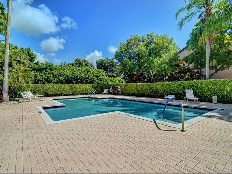 5520 Coach House Cir #G — Photo 22