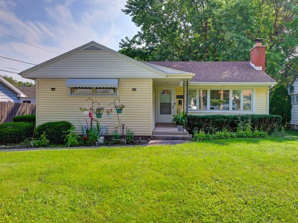 2023 Cedar St, Des Plaines, IL 60018