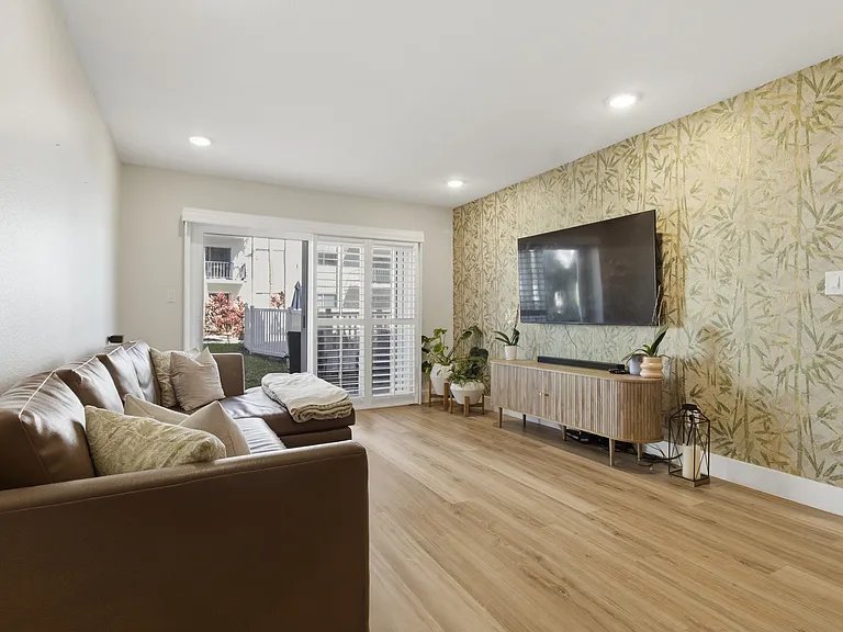 4611 W Fig St #103 — Photo 31