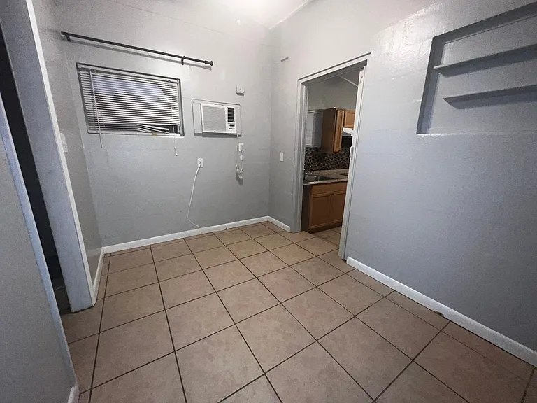 8362 Cristobal Cir #B — Photo 12