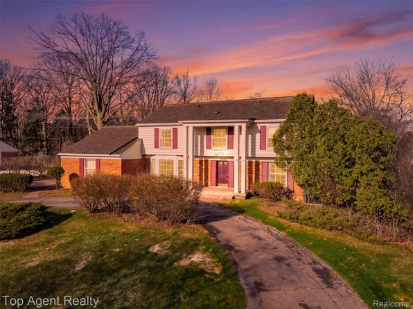 4268 Covered Bridge Rd, Bloomfield Hills, MI 48302