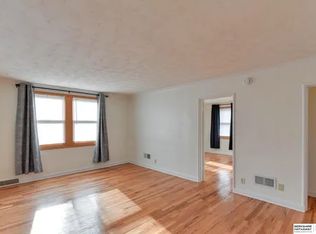 817 N 48th St #4, Omaha, NE 68132
