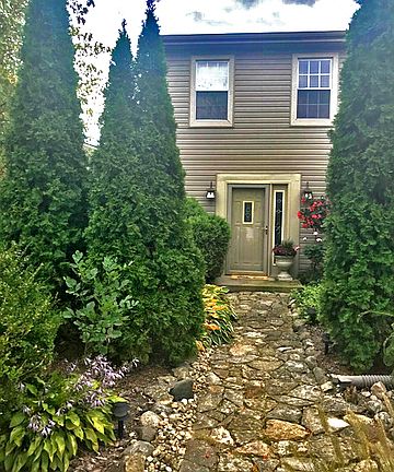 5th image of 463 Glenmore Pl