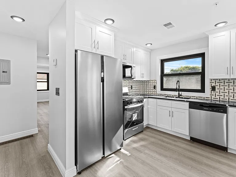51 Bedford Ave #2A — Photo 6
