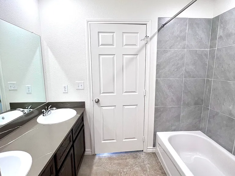 2313 Zanoletti Dr #B — Photo 21