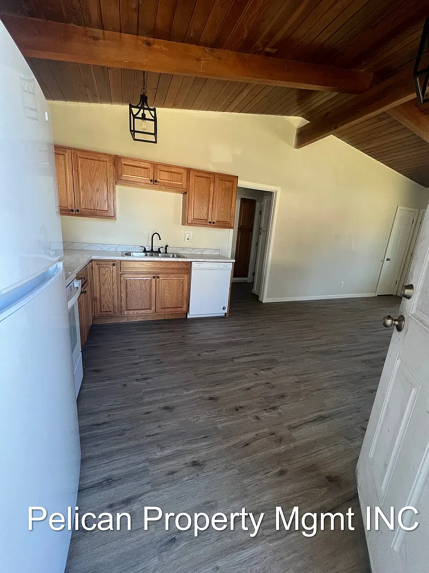 1339 California Ave photo 1