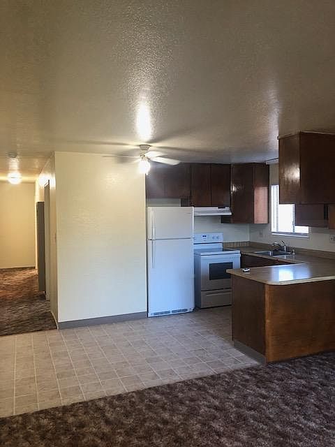 LIVING ROOM TO KITCHEN VIEW