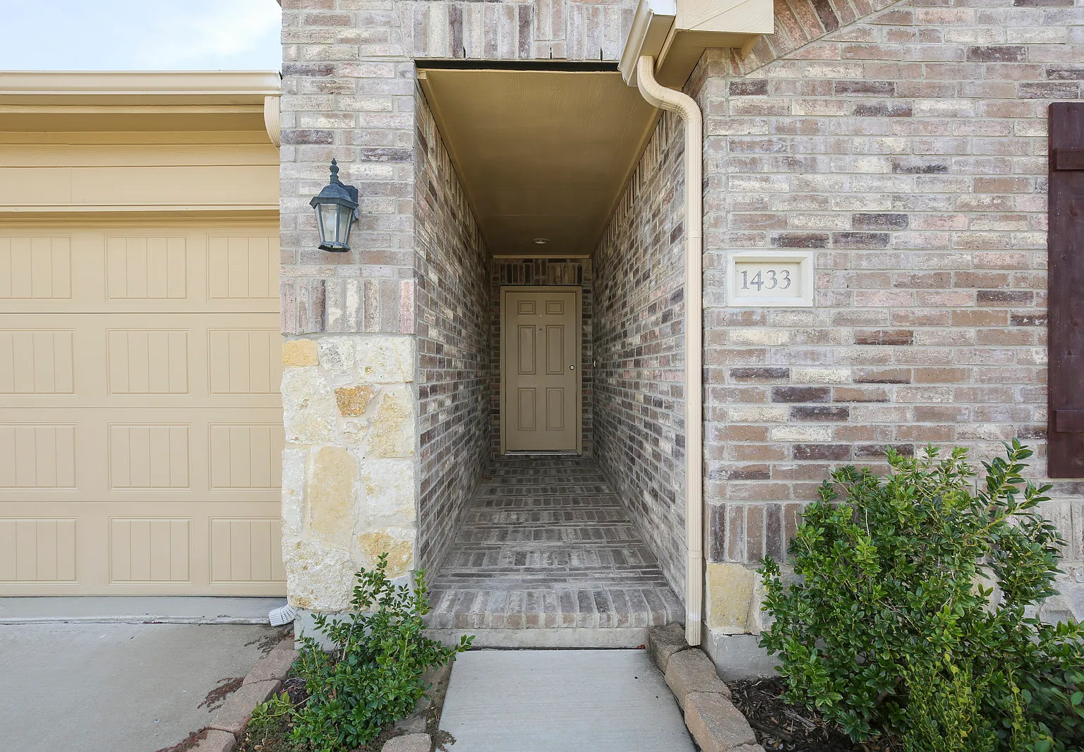 3 bed, 1638 sqft, $1,995 — Photo 4