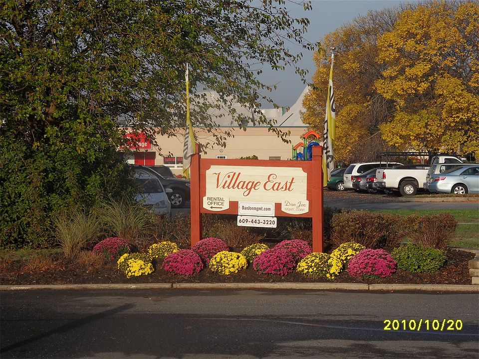 2nd image of 661 Abbington Dr APT F2