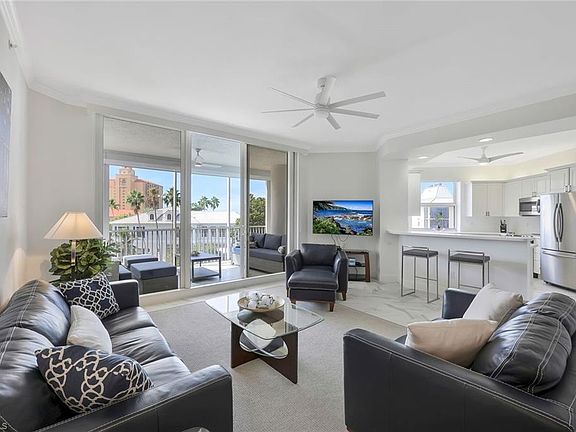 2nd image of 400 Flagship Dr APT 402