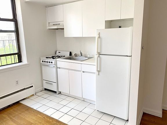 3rd image of 1380 York Ave APT 6A