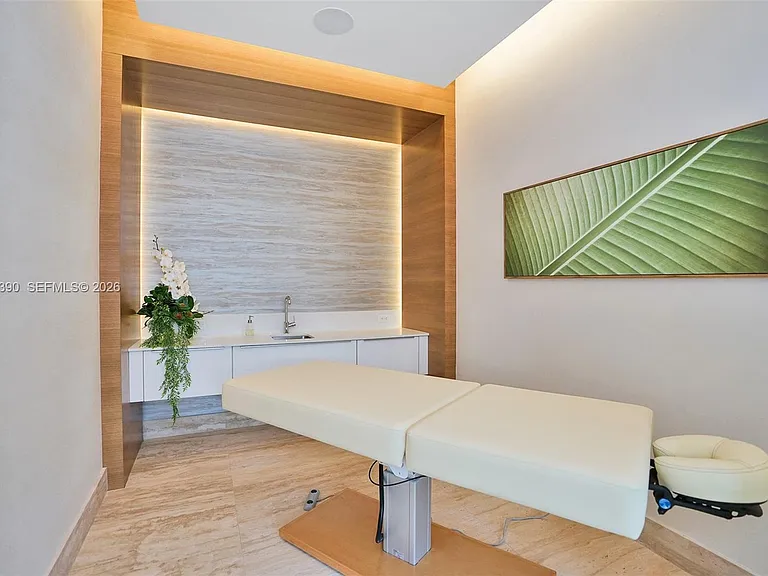 16385 Biscayne Blvd #3120 — Photo 28