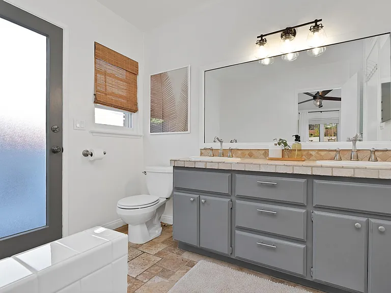 23027 Gainford St — Photo 35