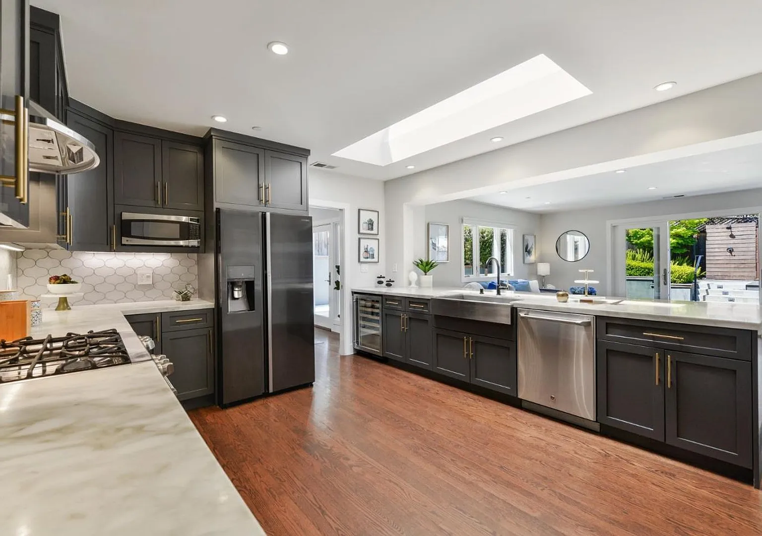 Premier San Mateo Location — Photo 3