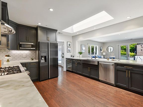 3rd image of 318 Castilian Way