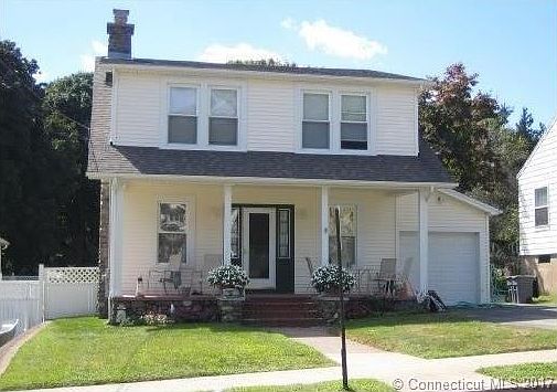 14 Seaview. Steps away from the beach!