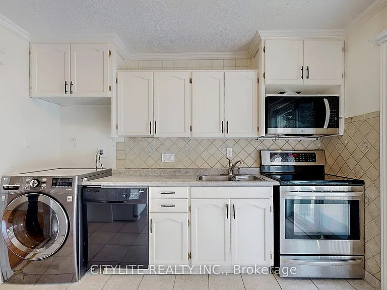 516 Monteith Ave — Photo 8