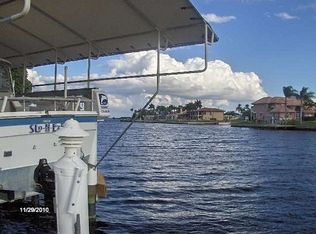2046 SE 28th St, Cape Coral, FL 33904