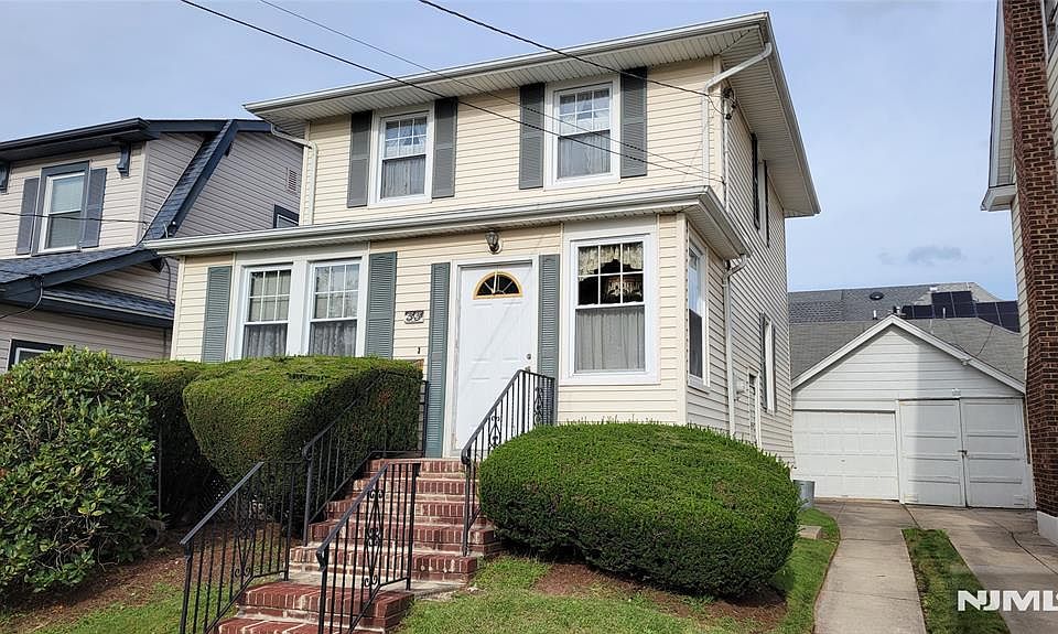 1st image of 33 Hillcrest Road