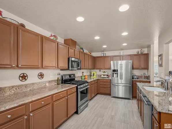 2375 Mammatus Dr, Sparks, NV 89441