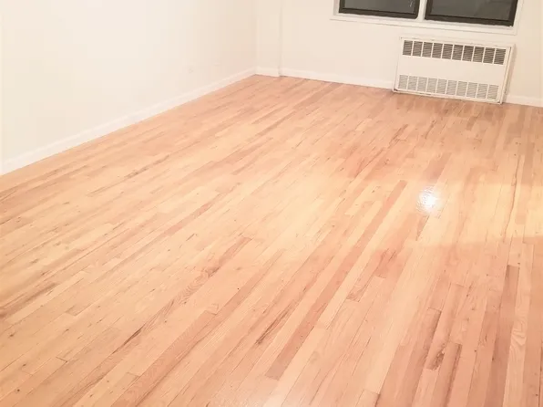 1577 East 17th Street image 7 of 21