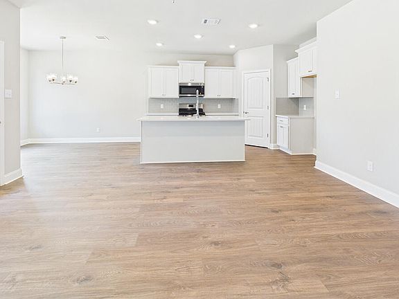 4th image of 307 Bellewood Dr