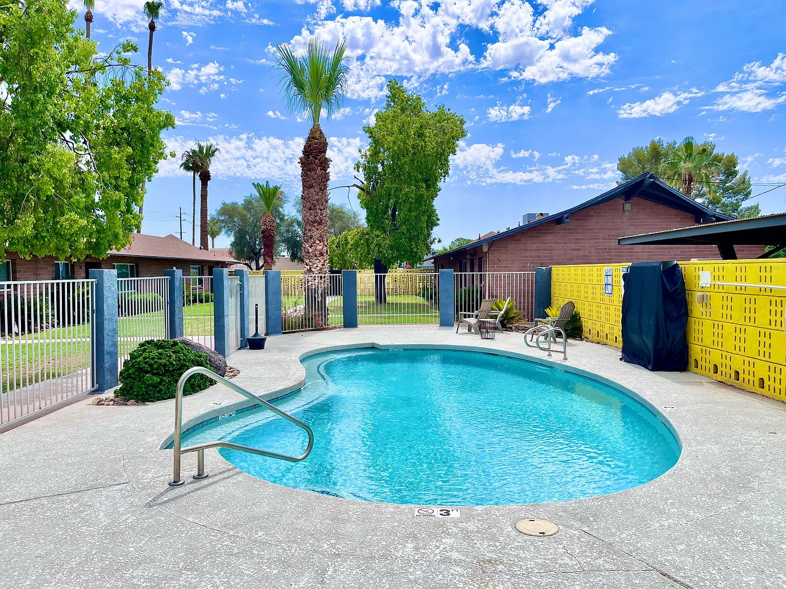 2 bed, 1050 sqft, $1,895 — Photo 3