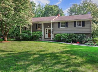 70 Jamestown Rd, Belle Mead, NJ 08502