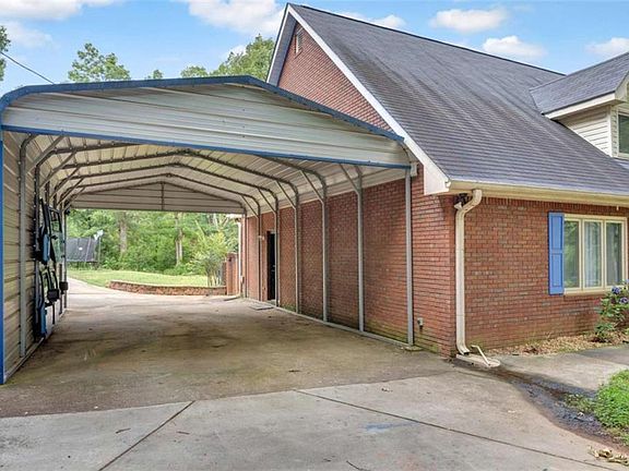 5th image of 205 High Point Forest Dr