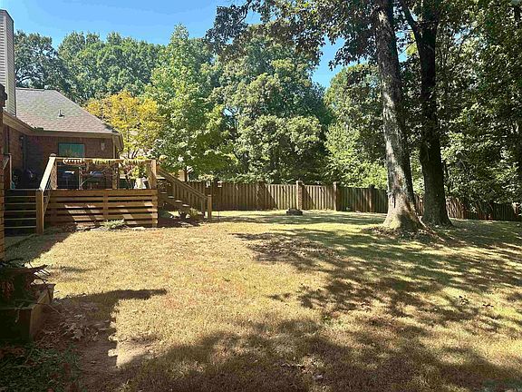 3rd image of 1887 Montrose Dr