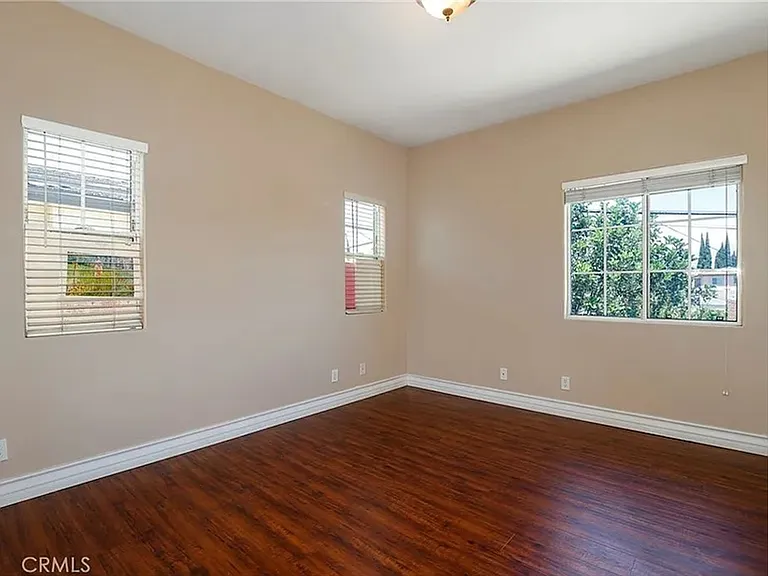 227 Florence Ave — Photo 5