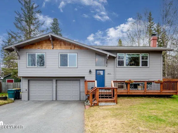 3821 Borland Cir, Anchorage, AK 99517