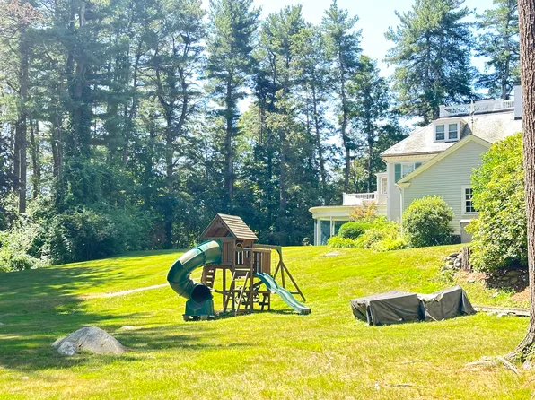 27 Chestnut St, Weston, MA 02493