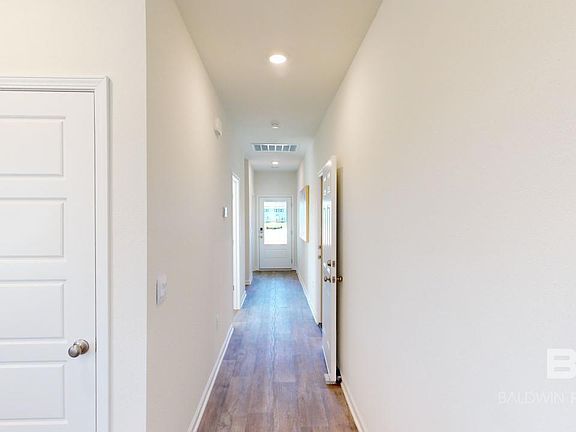 3rd image of 19357 Treehill Ln