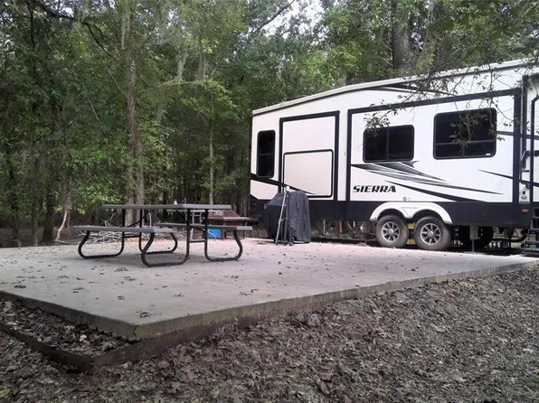 61 Shoreline Dr, Cleveland, TX 77327