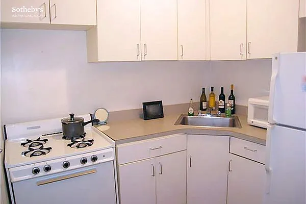 Rented by Sotheby's International Realty | media 9