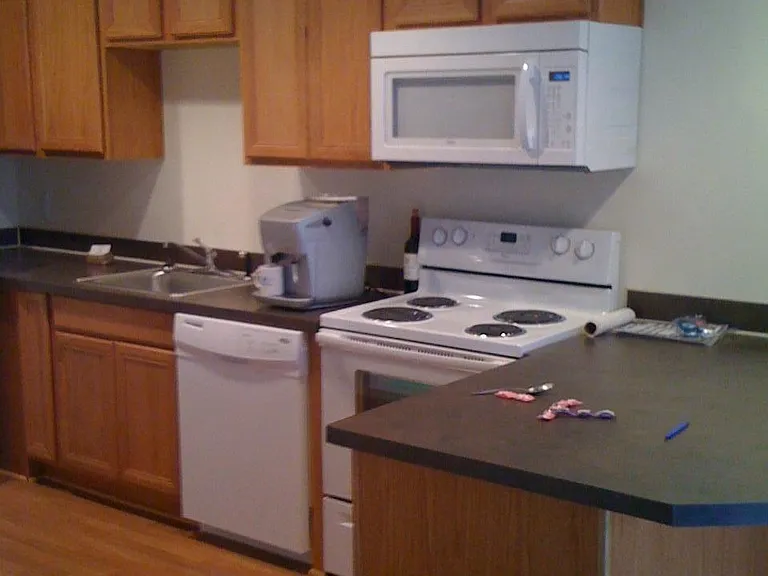 527 13th Ave SE #4 — Photo 3