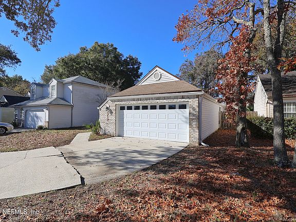 3rd image of 7719 LYNCHBURG Court W