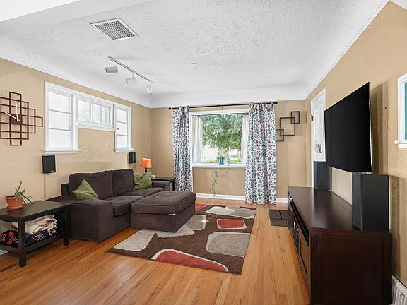 4th image of 2025 S Humboldt St