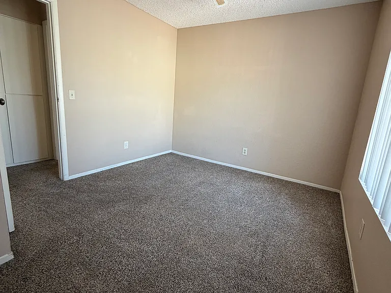 5609 Orchard Ln — Photo 10