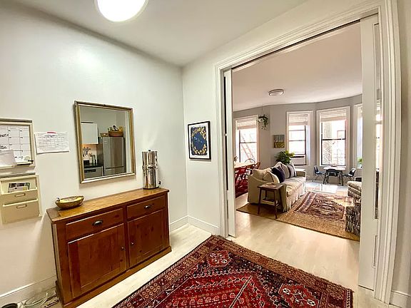 5th image of 208 W 83rd St APT 3