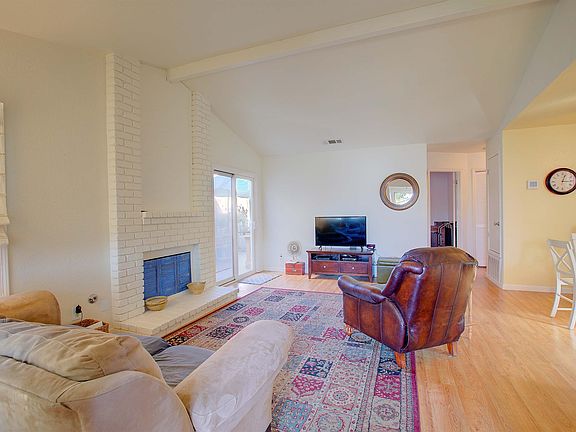 4th image of 1670 Fernwood Dr