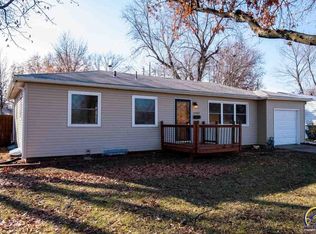 5707 SW 16th St, Topeka, KS 66604