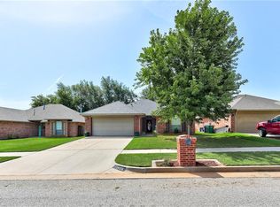 12408 SW 9th St, Yukon, OK 73099