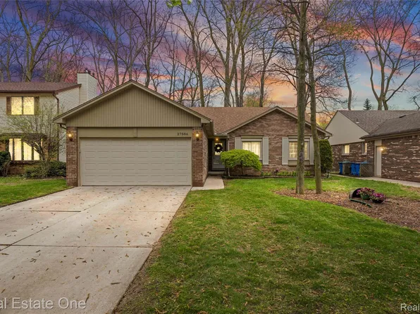 27586 David Givens St, Warren, MI 48092
